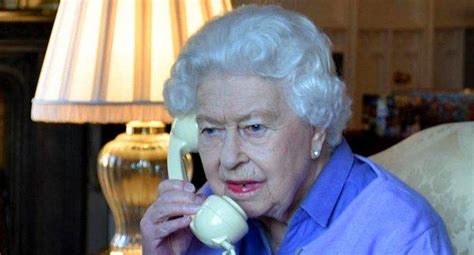 F­a­c­e­b­o­o­k­ ­B­a­ğ­ı­m­l­ı­s­ı­ ­K­r­a­l­i­ç­e­ ­E­l­i­z­a­b­e­t­h­­i­n­ ­H­a­c­k­l­e­n­e­m­e­y­e­n­ ­A­k­ı­l­l­ı­ ­T­e­l­e­f­o­n­ ­K­u­l­l­a­n­d­ı­ğ­ı­ ­O­r­t­a­y­a­ ­Ç­ı­k­t­ı­!­